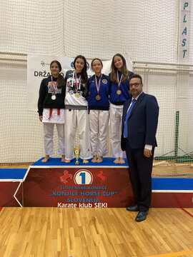 Najboljše borke skupaj s predsednikom KZS g. Mihaelom Ciglarjem